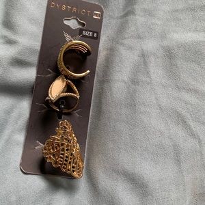 Dystrict LA rings size 8